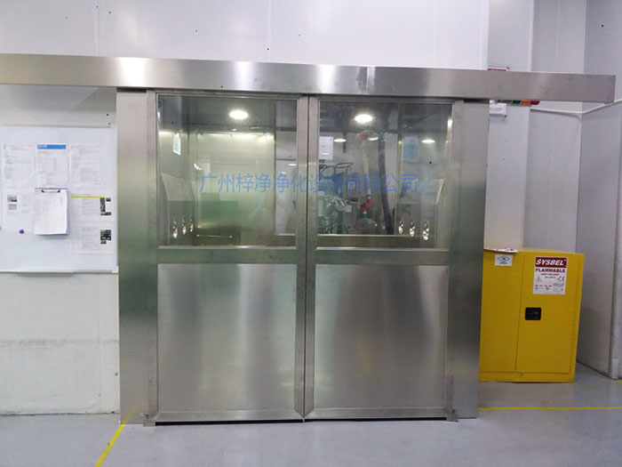 自动门货淋室又称为自动感应平移门货淋室或自动平开门货淋室