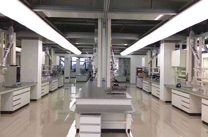 实验室设计重要的部分，适当的实验室空间是实验室检测质量和工作人员安全的基础。